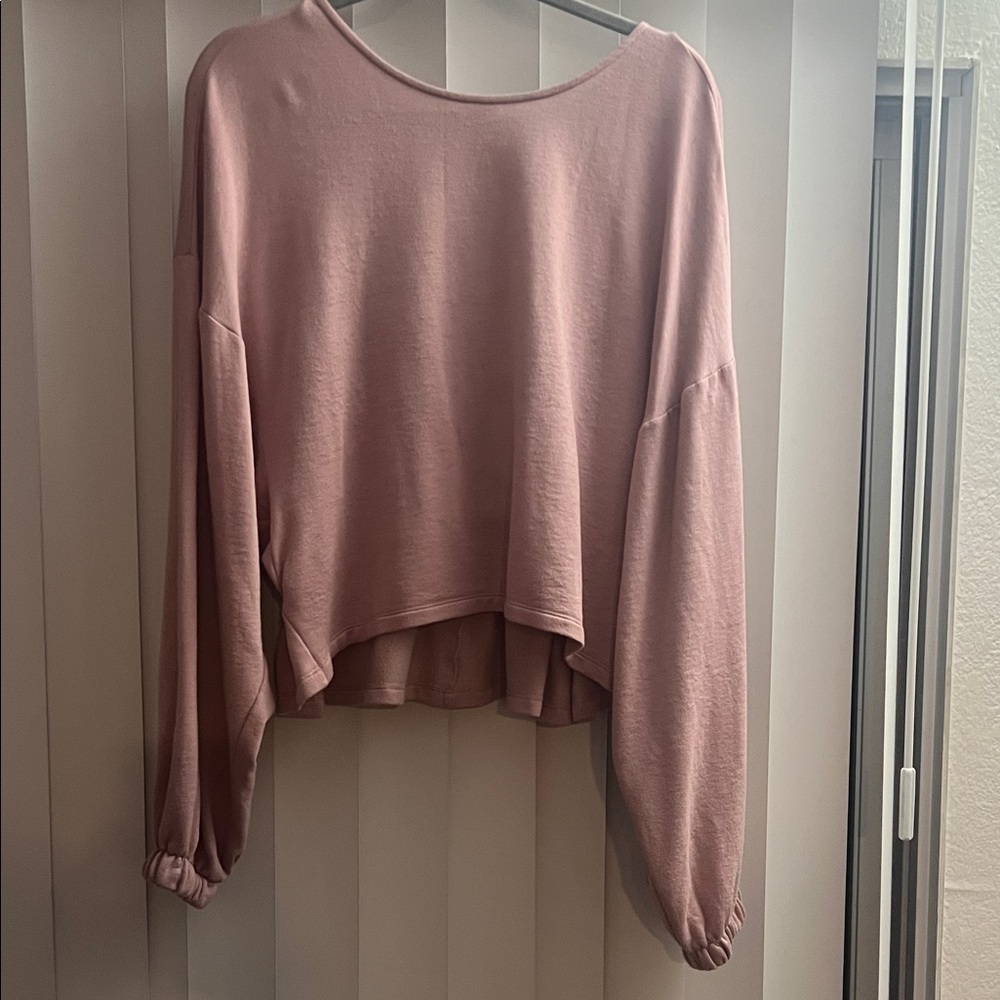 FP MOVEMENT Mauve sweater. Oversized off the shoulder. High low cut, Ruching
